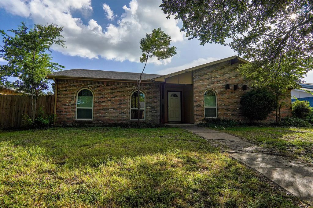 4329 Mayflower Drive, Garland