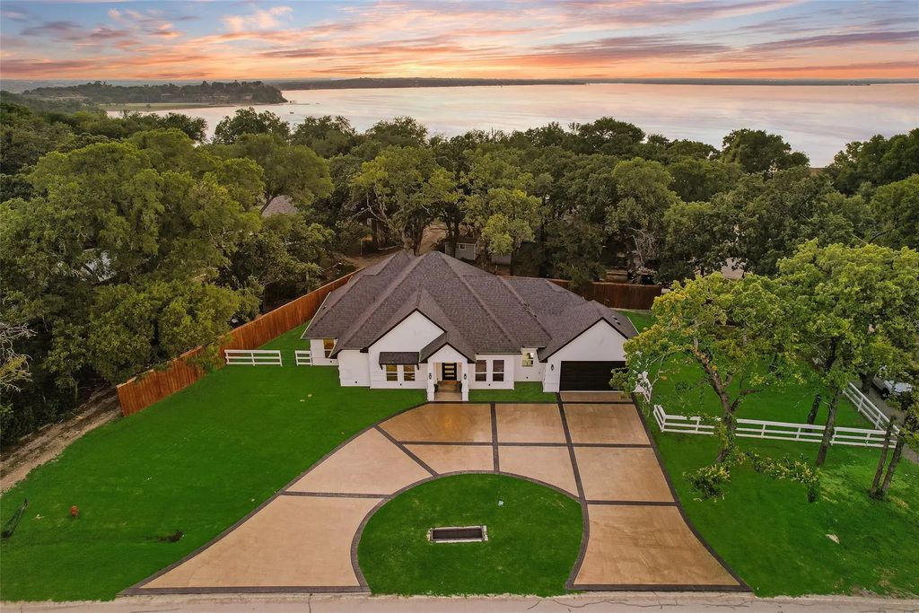 8265 Eagle Mountain Circle, Fort Worth