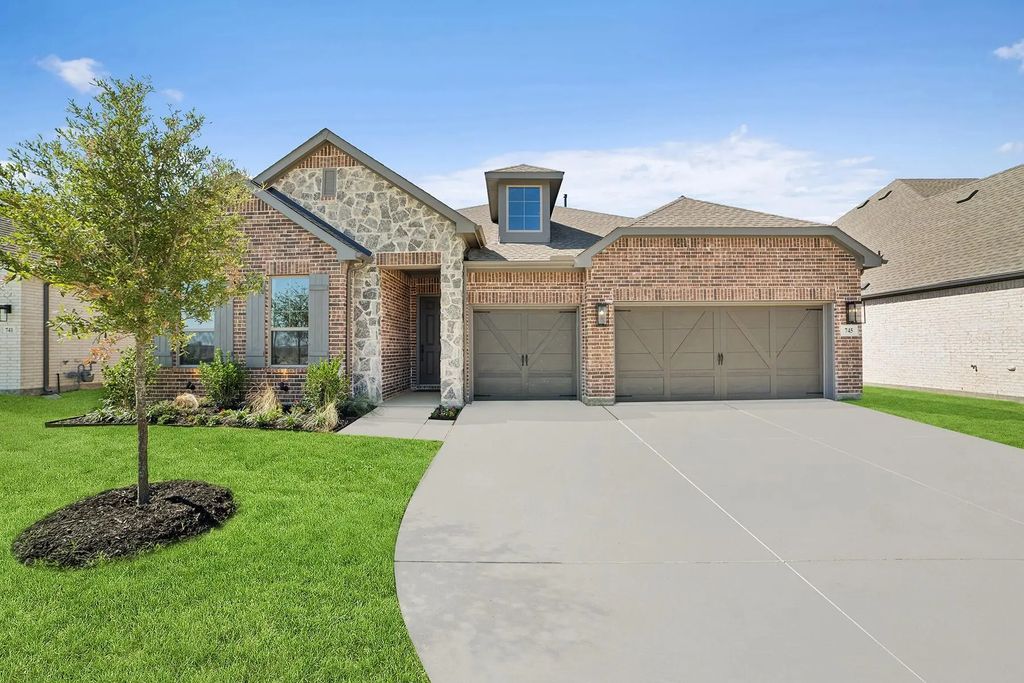 745 Shinnery Oak Way, Waxahachie
