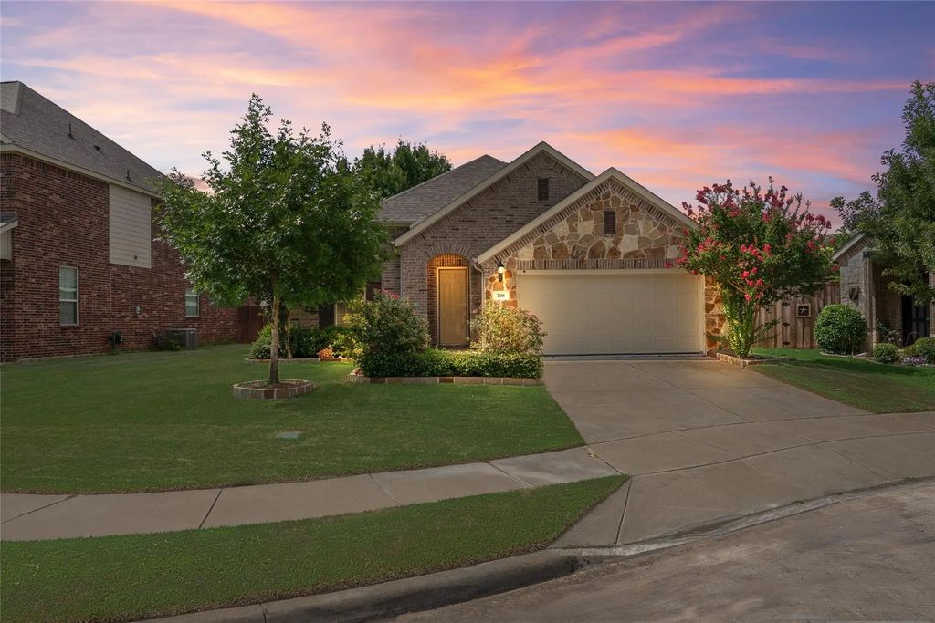 708 Water Garden Circle, Little Elm