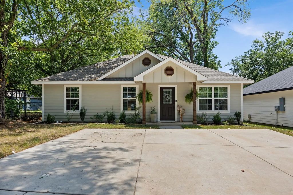 112 Buchanan Street, Whitesboro
