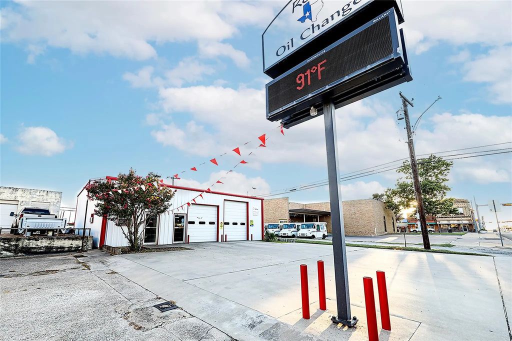 108 E Wise Street, Bowie