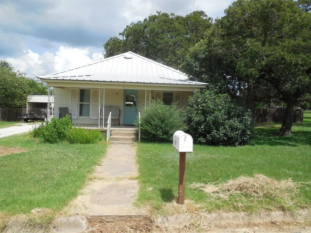 204 S High Avenue, Eastland