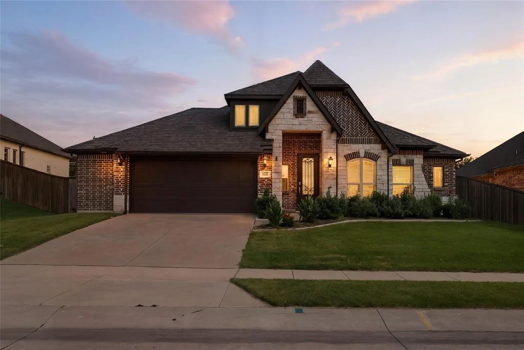 1221 Brookview Drive, Justin