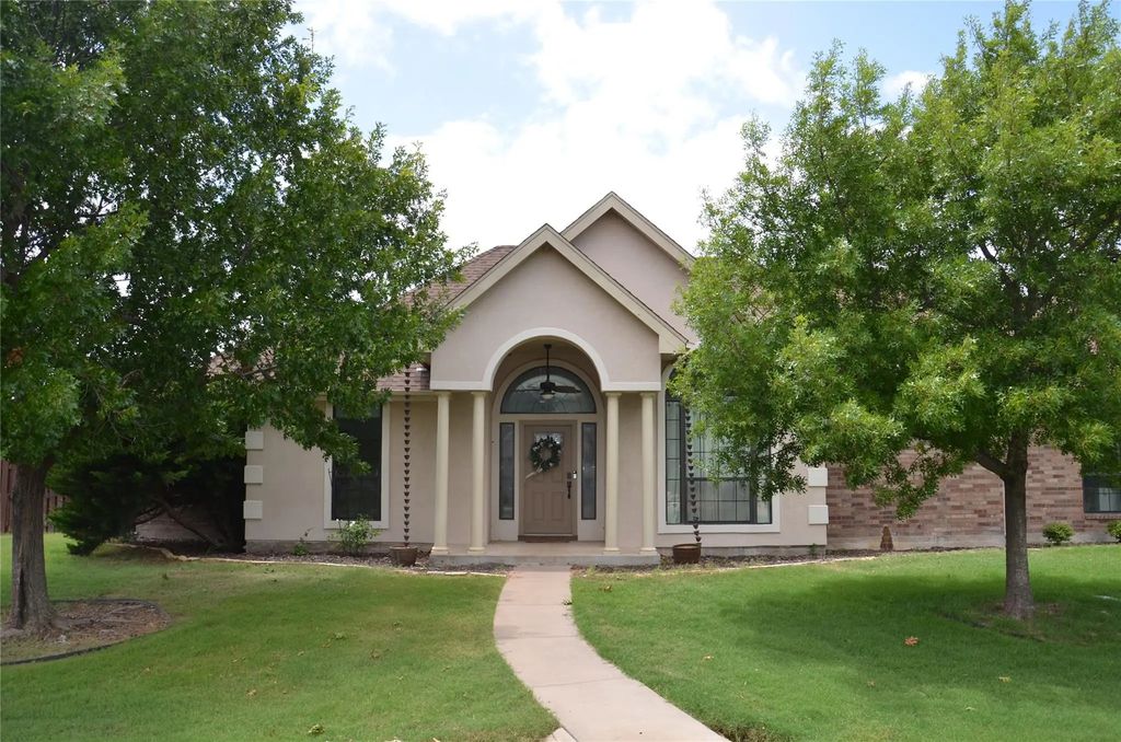 551 Lakeview, Baird