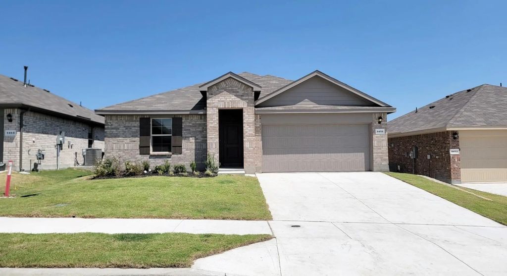 9456 Mountain Pass Drive, Fort Worth