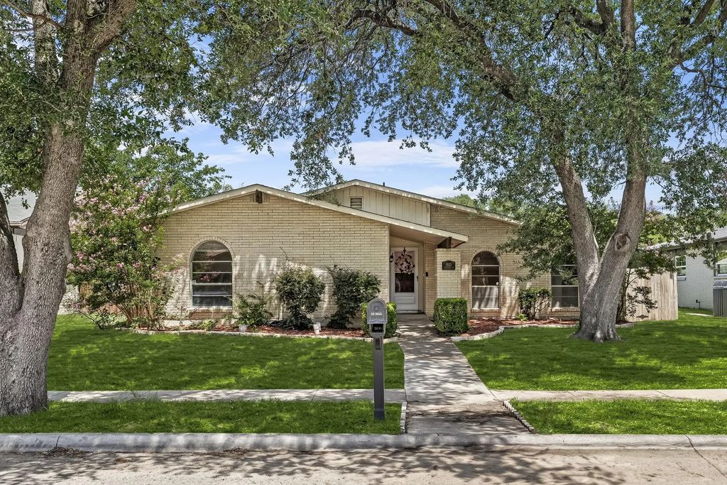 1825 Addington Drive, Carrollton