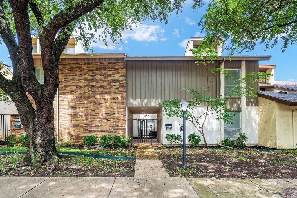 9835 Smokefeather Lane, Dallas