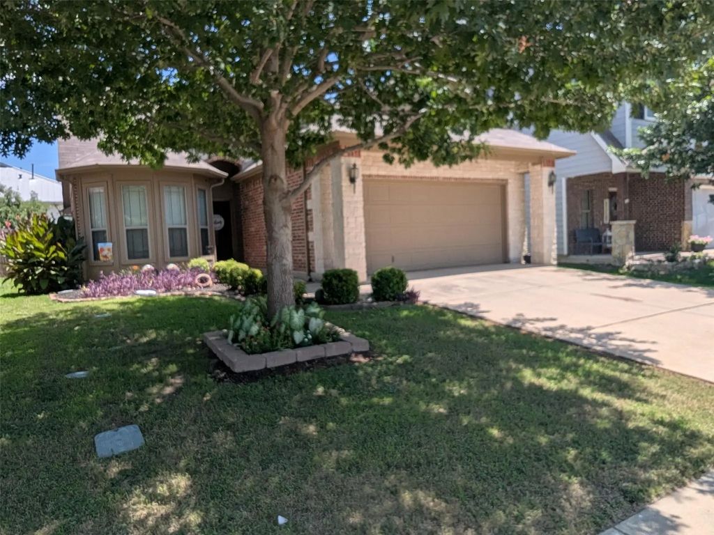 7228 Silver City Drive, Fort Worth
