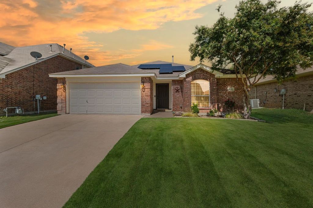 6145 Shad Drive, Fort Worth