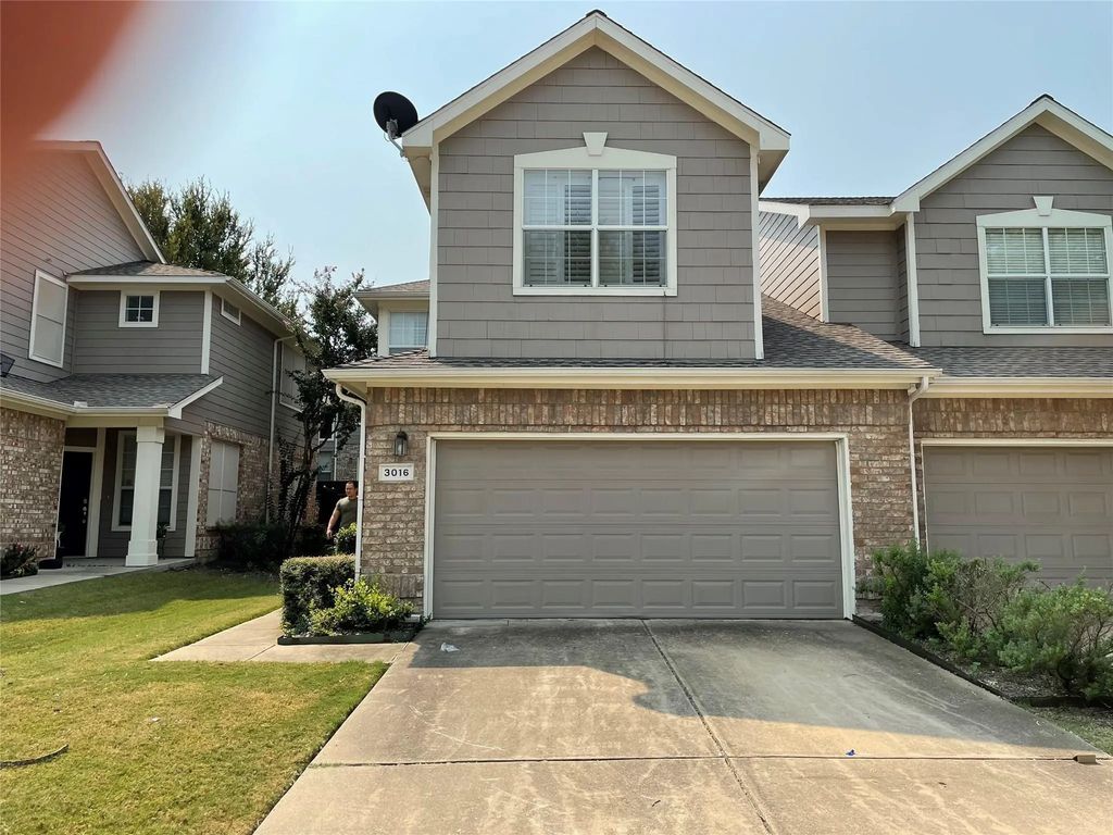3016 Glen Meadow, Plano