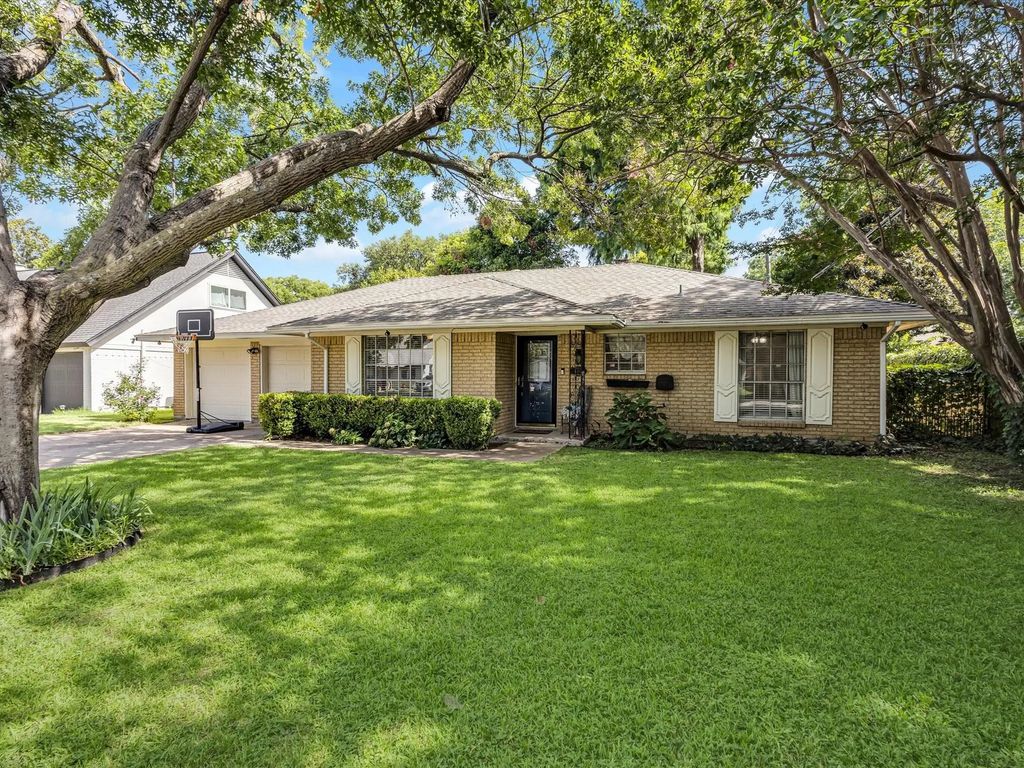 1318 Paisley Drive, Arlington
