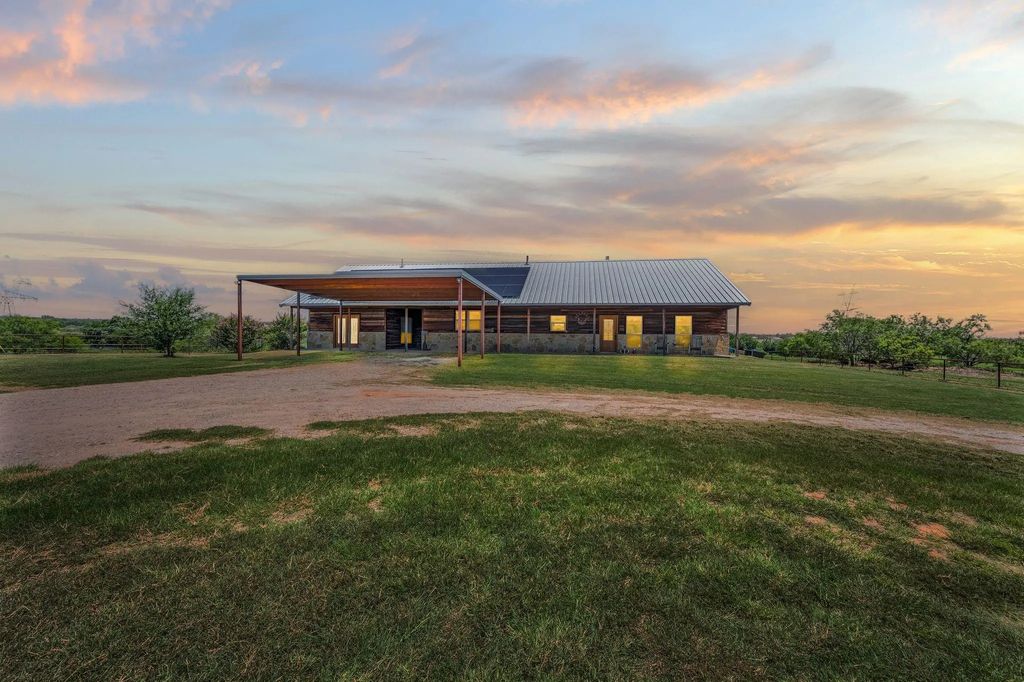 1819 Fm 2048, Boyd