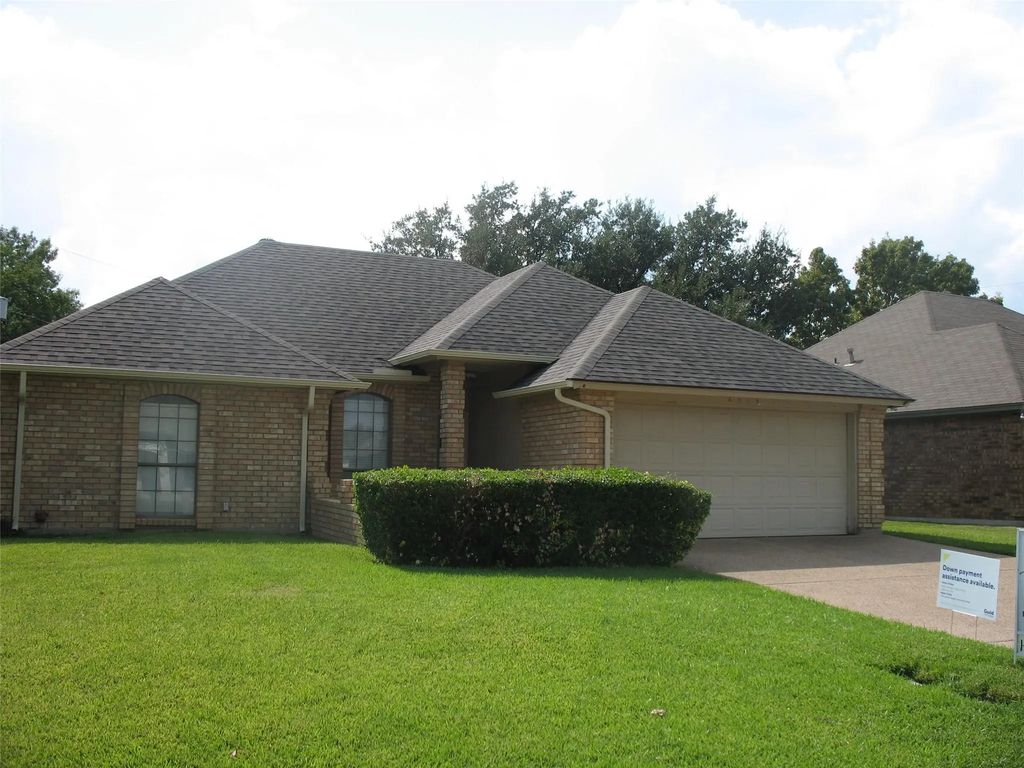 6502 Country Creek Drive, Arlington