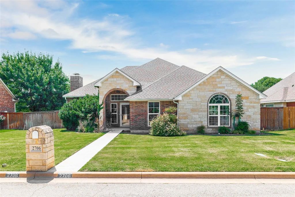 2706 Red Fox Trail, Brownwood