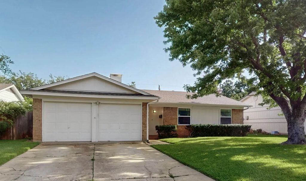 713 Dewberry Drive, Lewisville