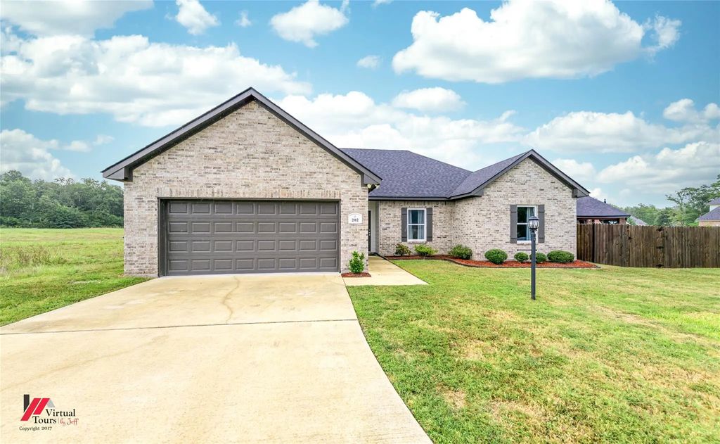 202 Spring Winds Drive, Shreveport