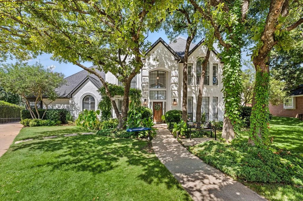 2318 Megan Way, Arlington