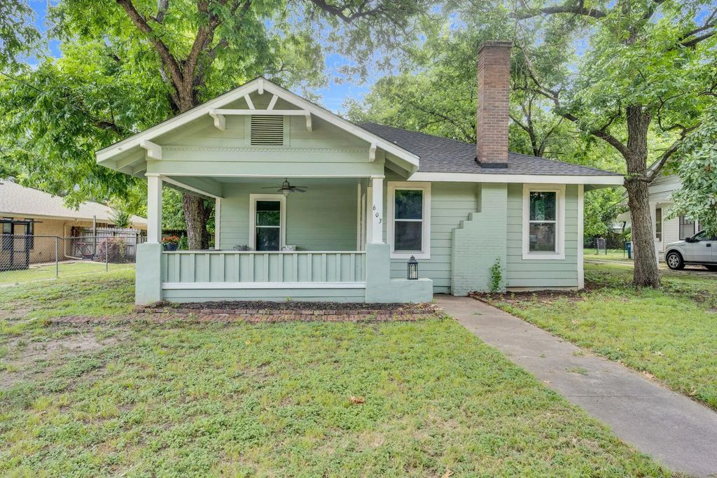 603 N Mckinney Street, Ennis