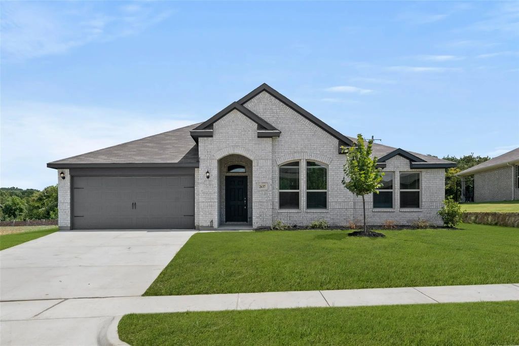 2637 Streamside, Burleson