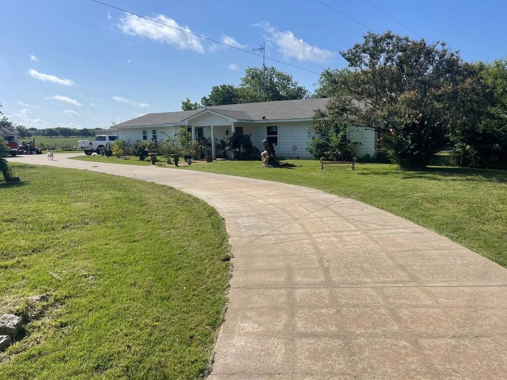 2393 County Road 4108, Greenville
