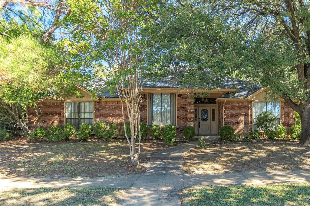 3704 Westview Drive, Bedford