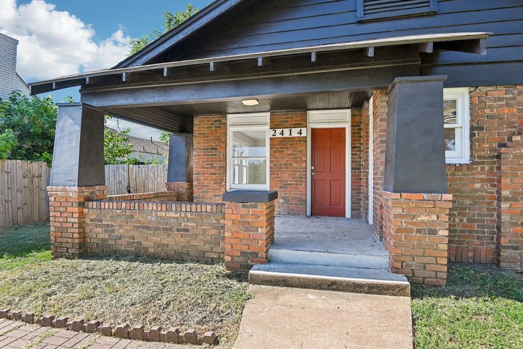2414 Emmett Street, Dallas