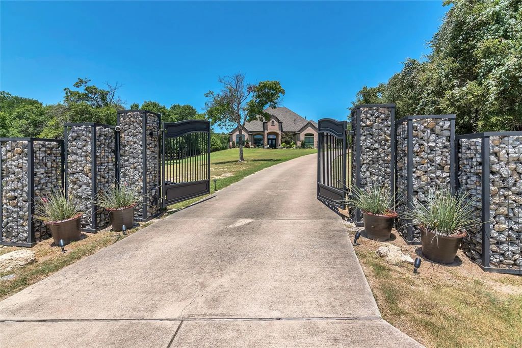 145 Ranch Creek Drive, Azle