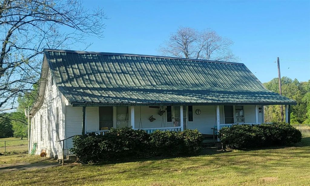 1658 County Road 4305, Annona