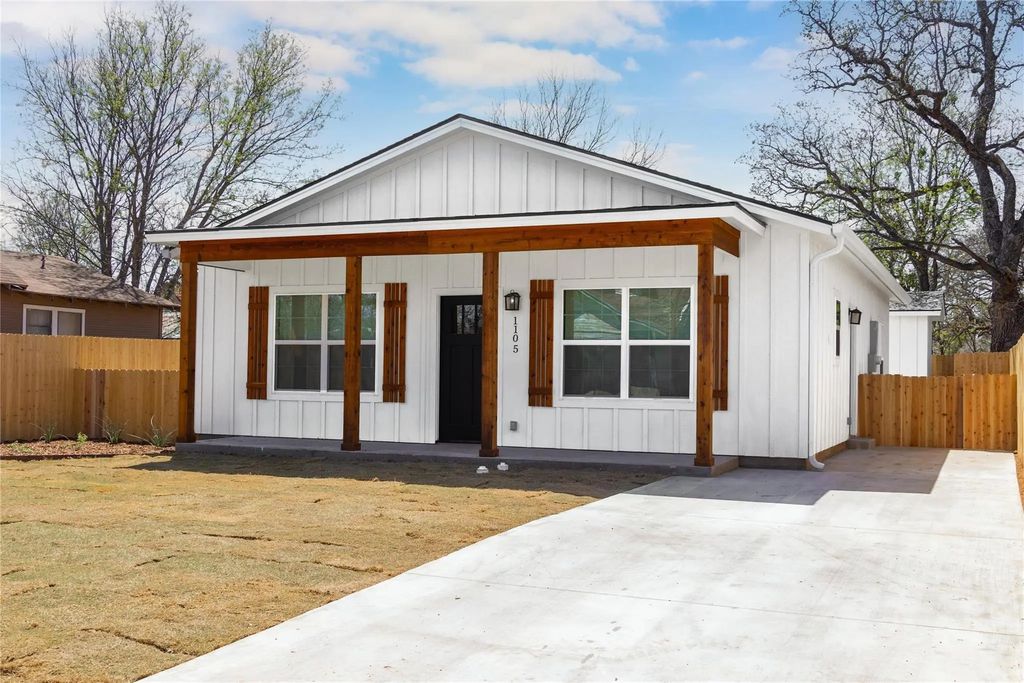 1105 1st Street, Brownwood