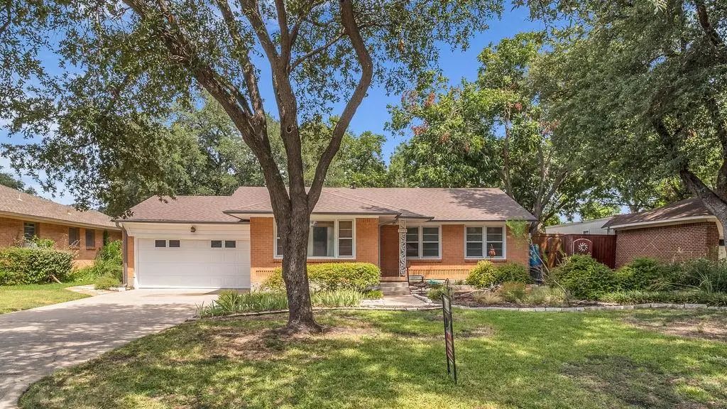 2953 Lavita Lane, Farmers Branch