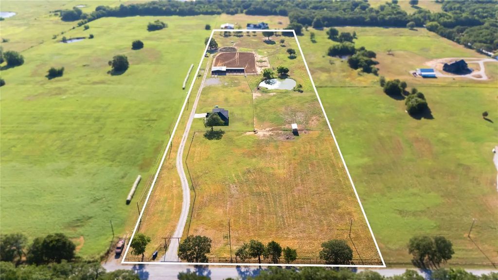 838 County Road 2121, Gainesville