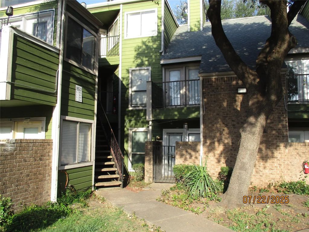 9823 Walnut Street 207, Dallas
