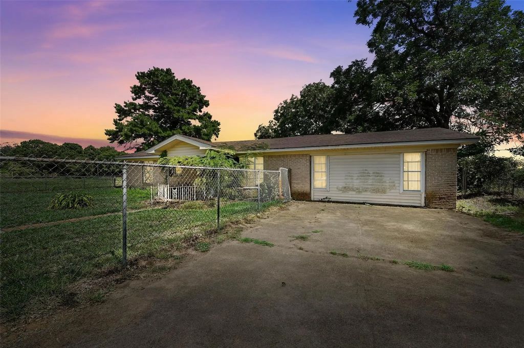 408 Alsdorf Street, Rosser