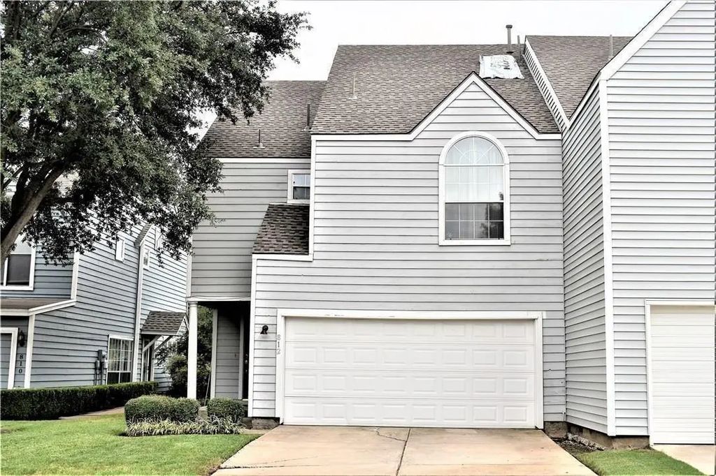 812 Canal Street, Irving