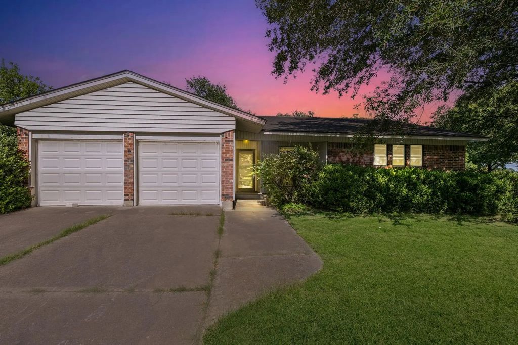 1930 Post Oak Drive, Waco