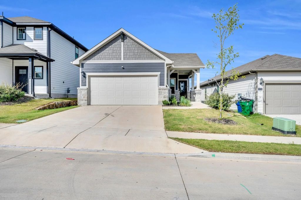 2037 Pine Stone Lane, Forney