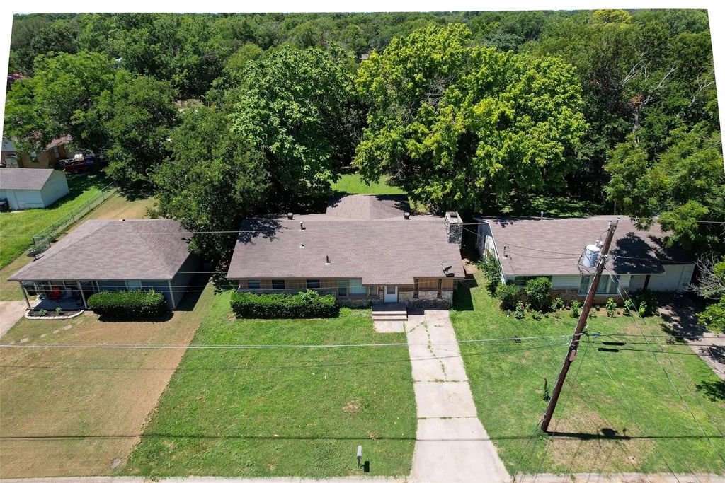 607 N Wood Street, Cleburne