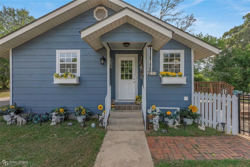 900 Elm Street, Minden