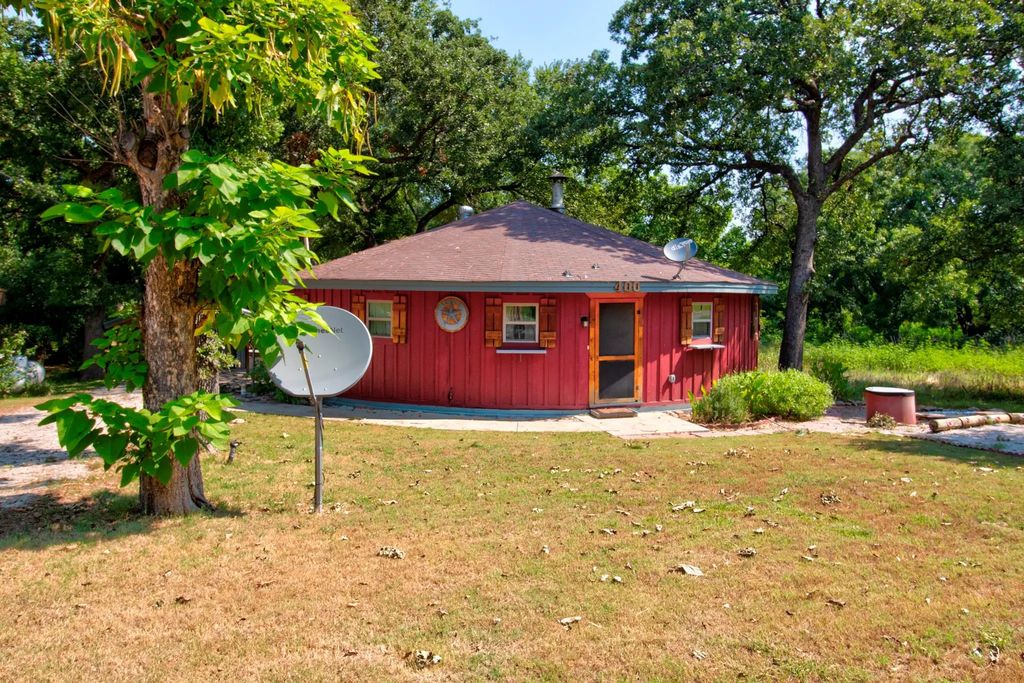 400 Oak Street, Nocona