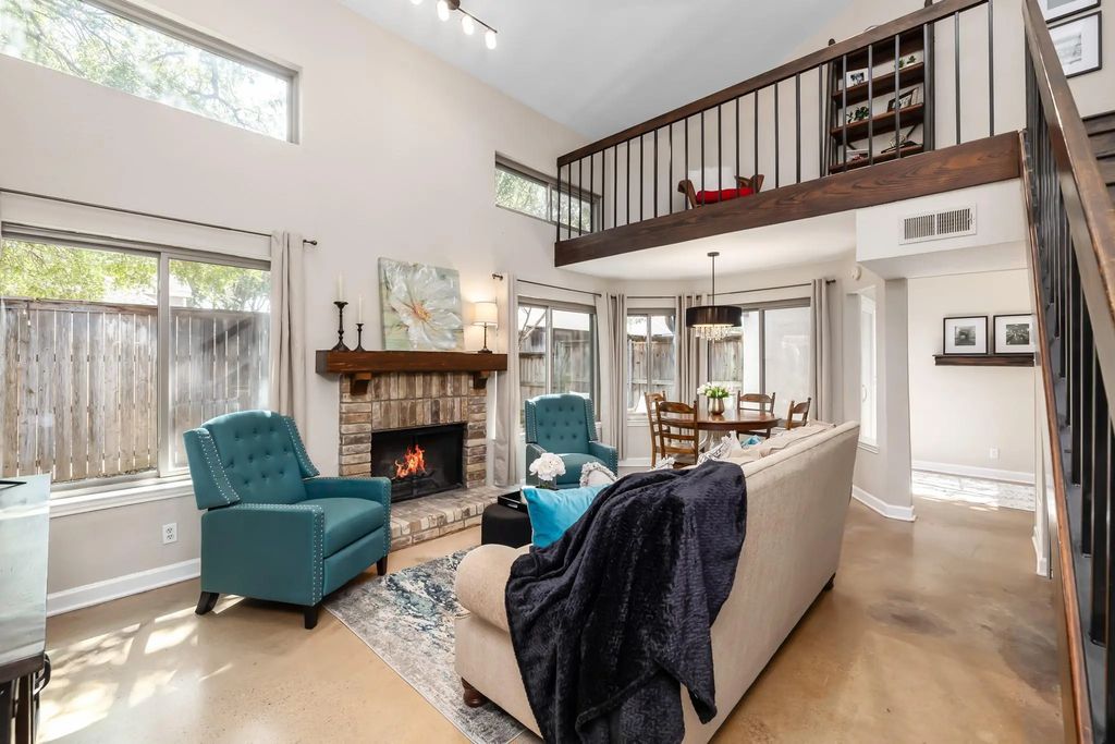 18040 Midway Road 160, Dallas
