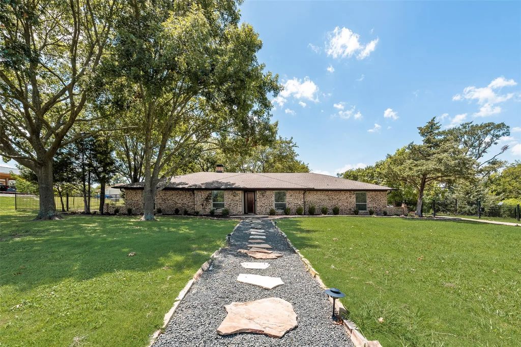 2 Woodmoor Circle, Lucas