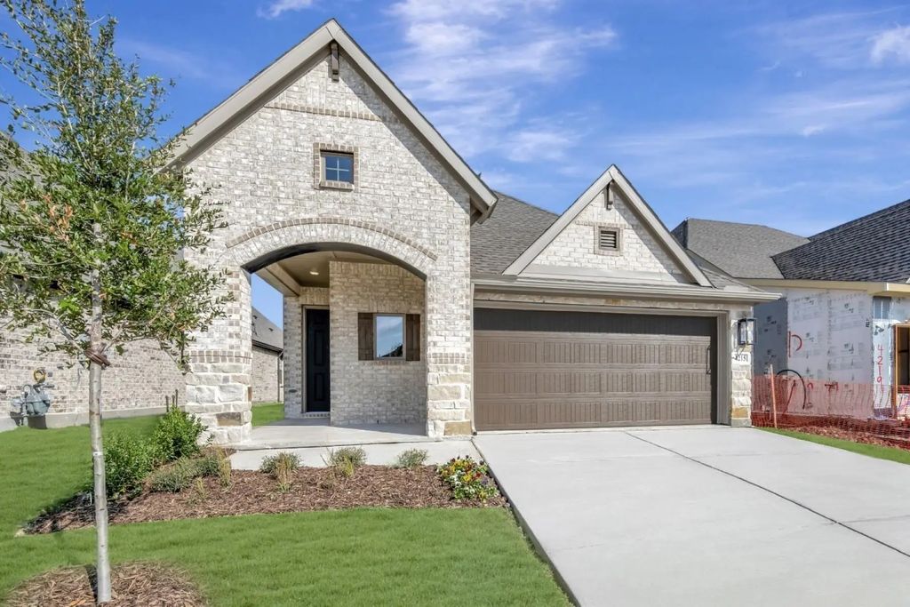 4215 Elk Hair Drive, Royse City