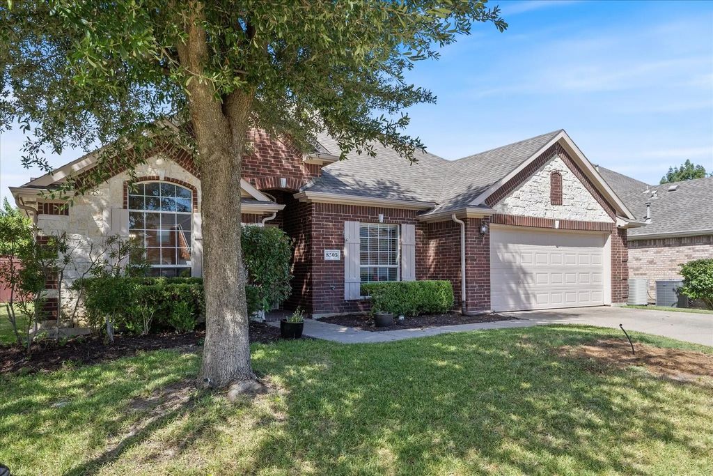 8505 Royal Montreal Drive, Rowlett