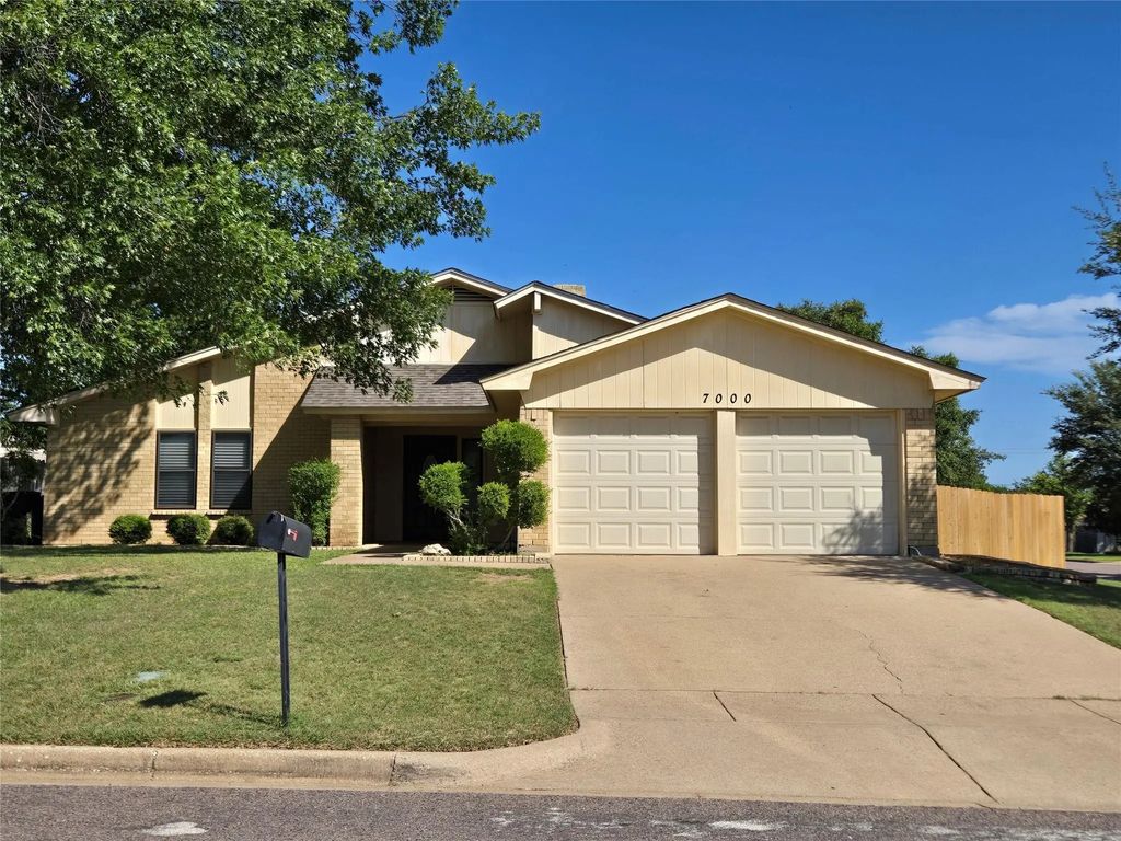 7000 Santa Rita Court, Fort Worth