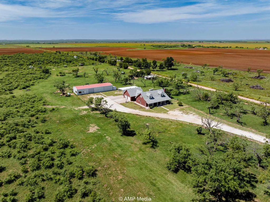 1869 Fm 605, Hawley