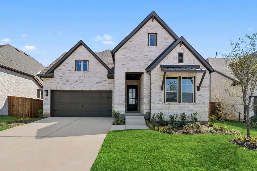 4429 Silver Spur Court, Aubrey