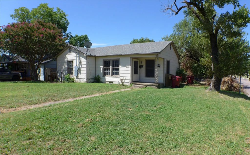 1826 N Highland Avenue, Sherman