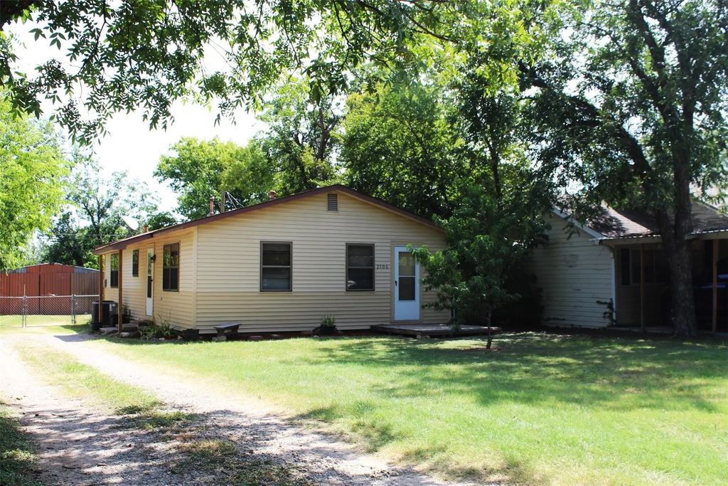 2506 Vincent Street, Brownwood