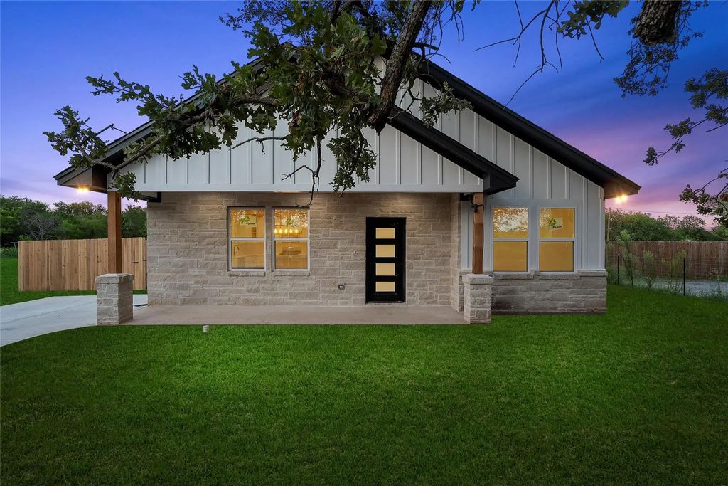 1413 Cloverleaf, Waco